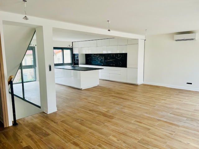TRIPLEX NEUF LYON 7 RUE CLAIR TISSEUR
